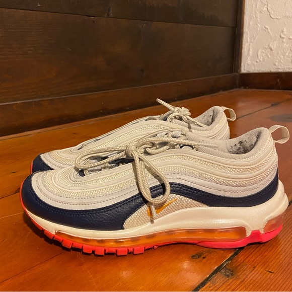 Women’s Nike Air Max 97’s - Picture 7 of 8